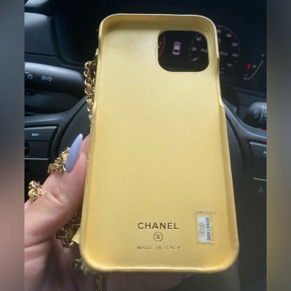 💖 Chanel Tweed iPhone 12 holder with flap card holder and chain - Picture 4 of 12